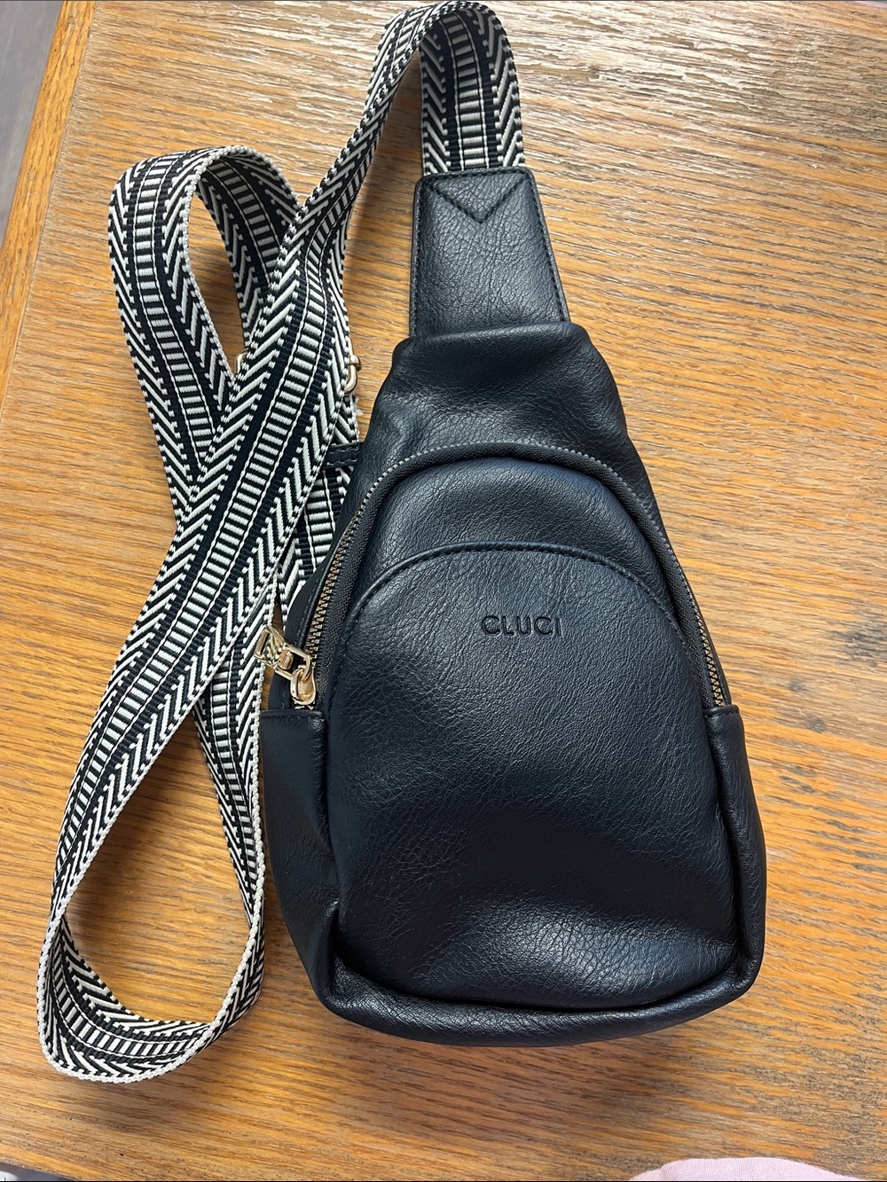 CLUCI Black Vegan Leather Crossbody Sling Bag with Patterned Strap